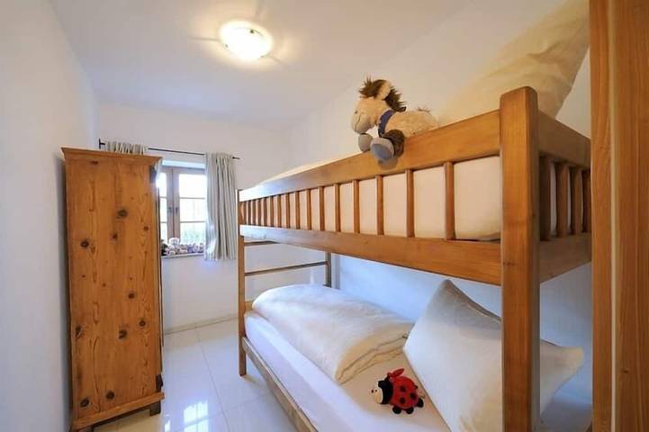 Ganze Wohnung, Ferienwohnung "Chiemsee", 110 qm Erdgeschoss, 3 separate Schlafzimmer in Höslwang, Chiemsee