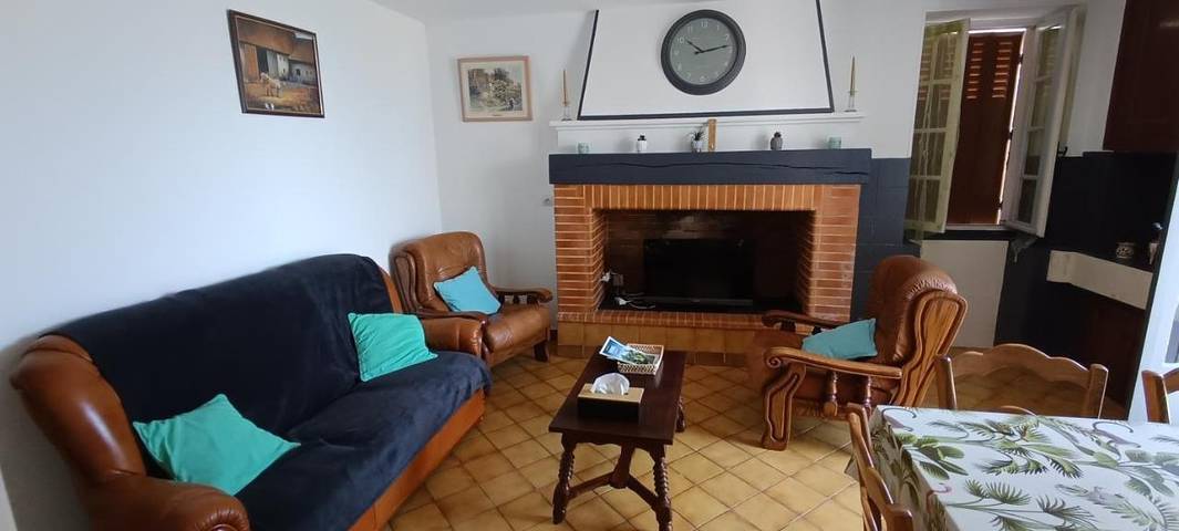 Location de vacances pour 6 personnes, avec vue ainsi que terrasse et jardin, animaux acceptés à Grand-Brassac - 2