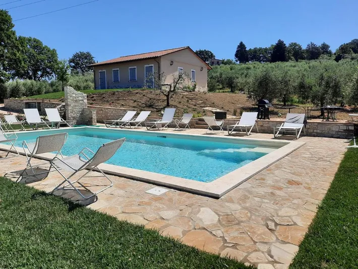 Alloggio in famiglia per 3 persone, con piscina e giardino - 1