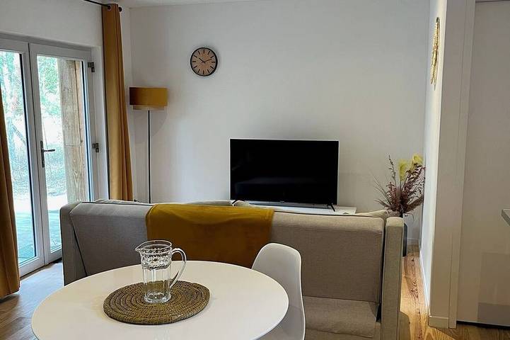 Location de vacances pour 3 personnes, avec Terrasse ainsi que Jardin et Piscine à Campet-et-Lamolère