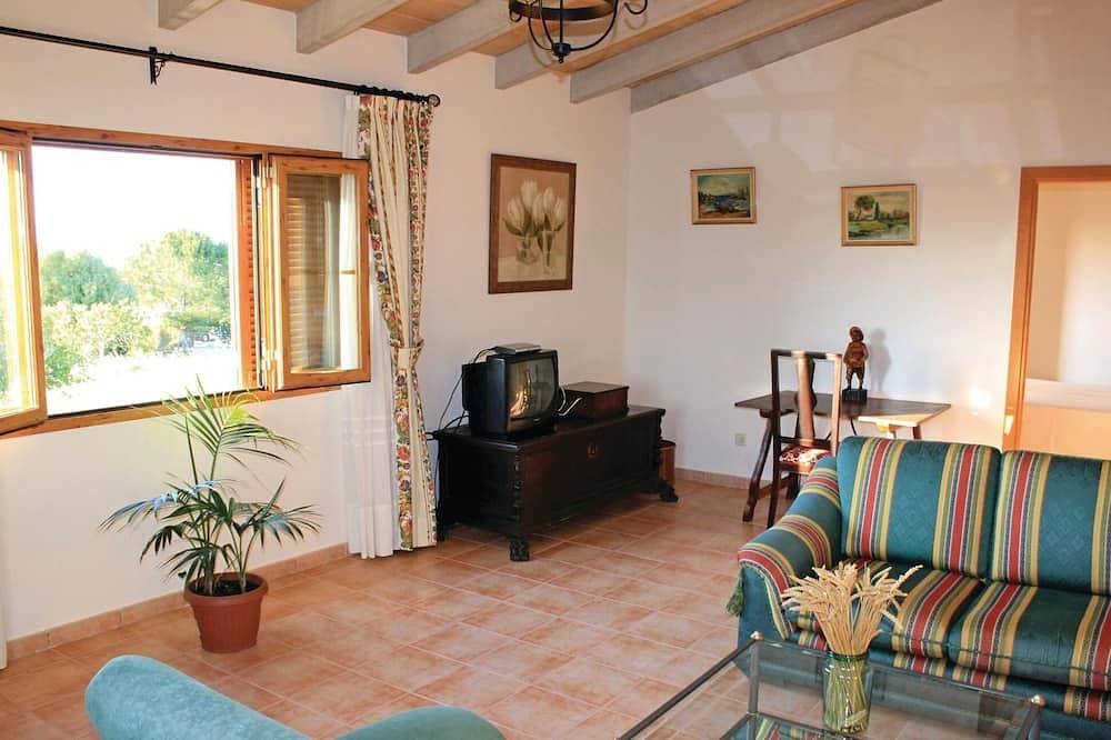 4 bedroom amazing home in Algaida in Algaida, Majorca Center