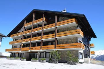 Gîte pour 4 personnes, avec sauna ainsi que piscine et balcon dans Les Collons