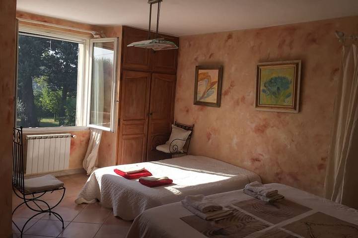 Im Verkauf, authentisches Bauernhaus in der Nähe von Avignon, Lubéron und Mt Ventoux. in Monteux, Vaucluse