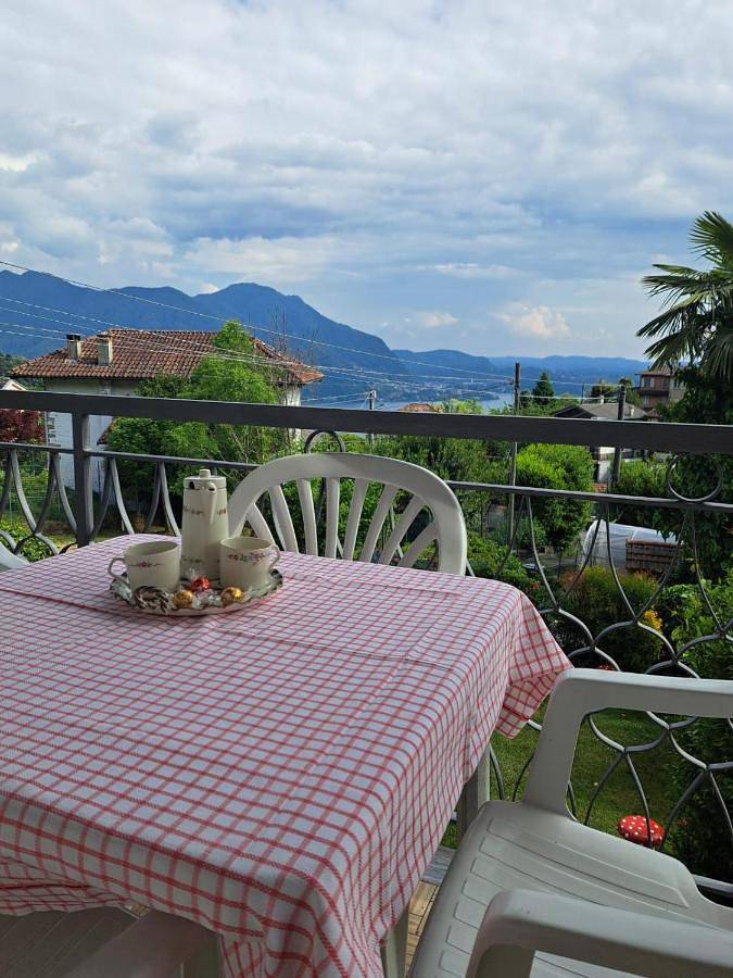 Ferienhaus für 6 Personen, mit Balkon und Terrasse sowie Garten und Seeblick