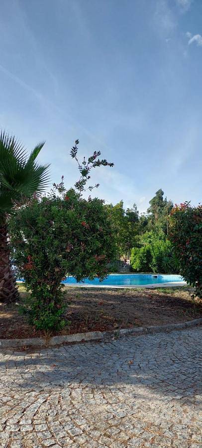 Casa de férias para 9 pessoas, com piscina e vista e ainda jardim em Oliveira de Frades