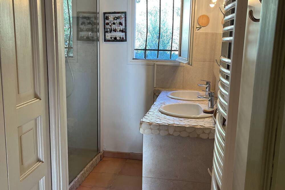 Are you dreaming of a peaceful home with animals in the heart of Provence Verte? in Tourves, Región Brignoles