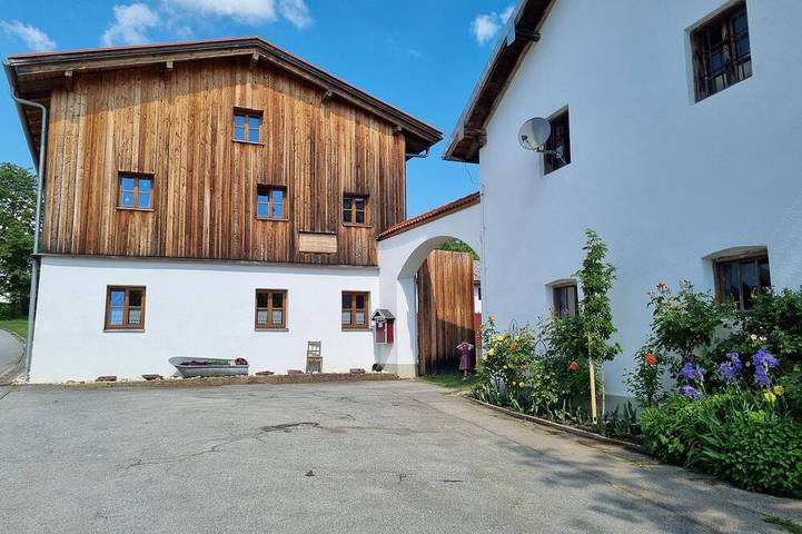 Ferienhaus für 10 Personen, mit Balkon und Garten in Aidenbach