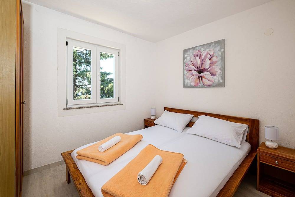 Ganze Wohnung, Apartmani Matea mit Infinity-Pool in Cesarica, Naturpark Velebit