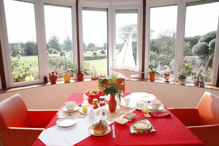 Location de vacances pour 2 personnes, avec jardin à Brélidy - 2