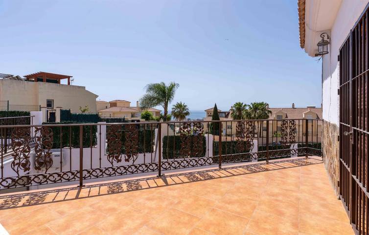 Ferienhaus für 15 Personen, mit Terrasse und Garten sowie Pool in Benalmádena - 2