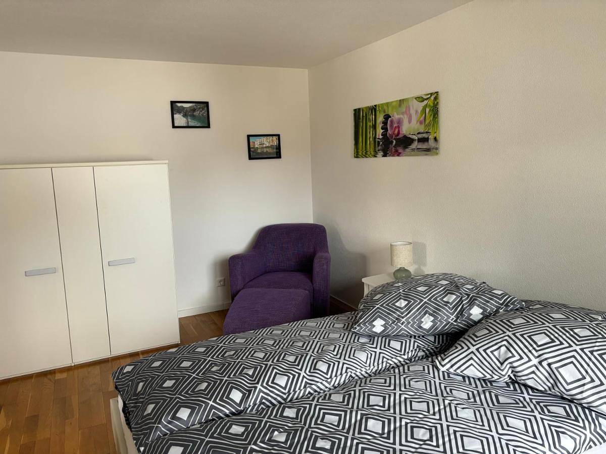 Appartement entier, Geräumige Ferienwohnung in ruhiger Lage, perfekt zum Entspannen in Freistett, Rheinau