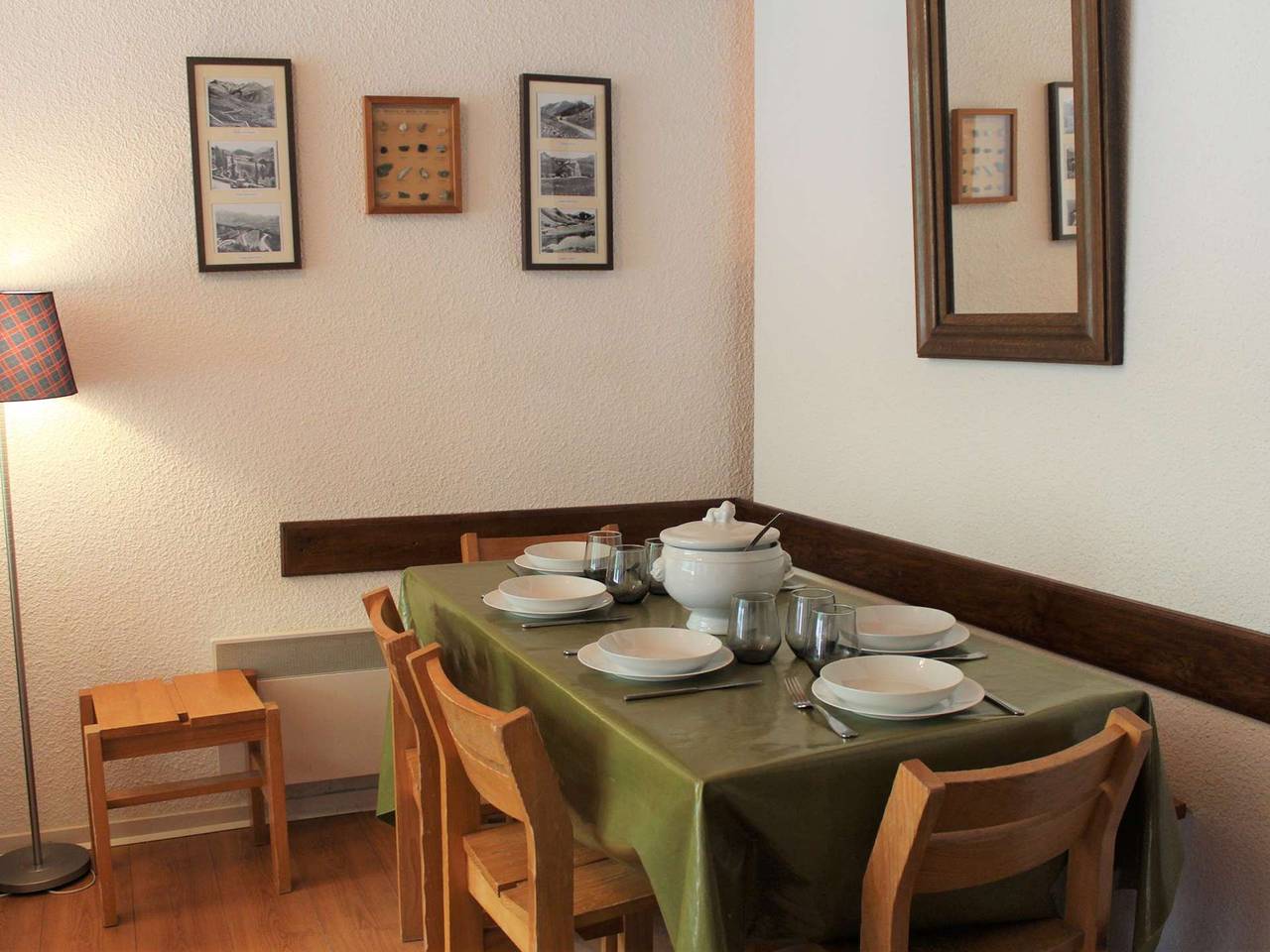 Apartamento entero, Apartamento 2 piezas, 45m², 6 plazas - a 30m de pistas, centro de Vars in Vars, Briançon region