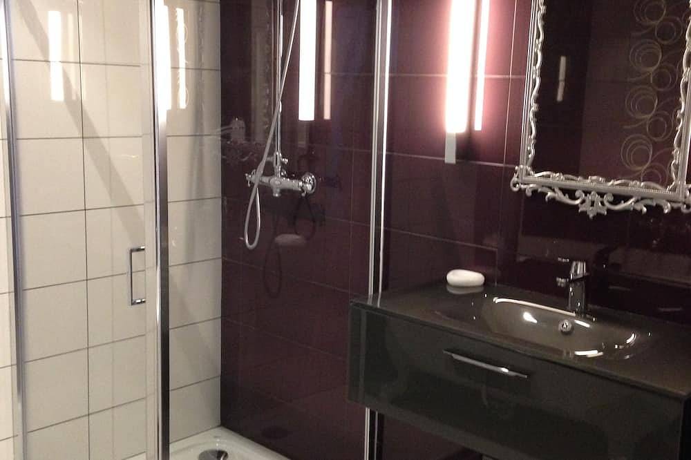 Charming Hotel Room in Oeyreluy, Dax region