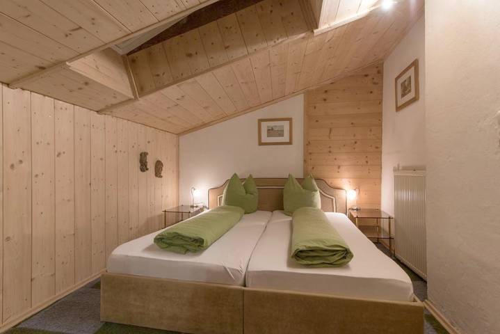 Hotel für 5 Personen, mit Balkon und Terrasse sowie Garten und Ausblick in Pettneu am Arlberg - 2