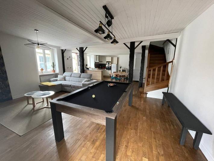 Location de vacances pour 8 personnes, avec jardin à Saint-Georges-de-Gréhaigne