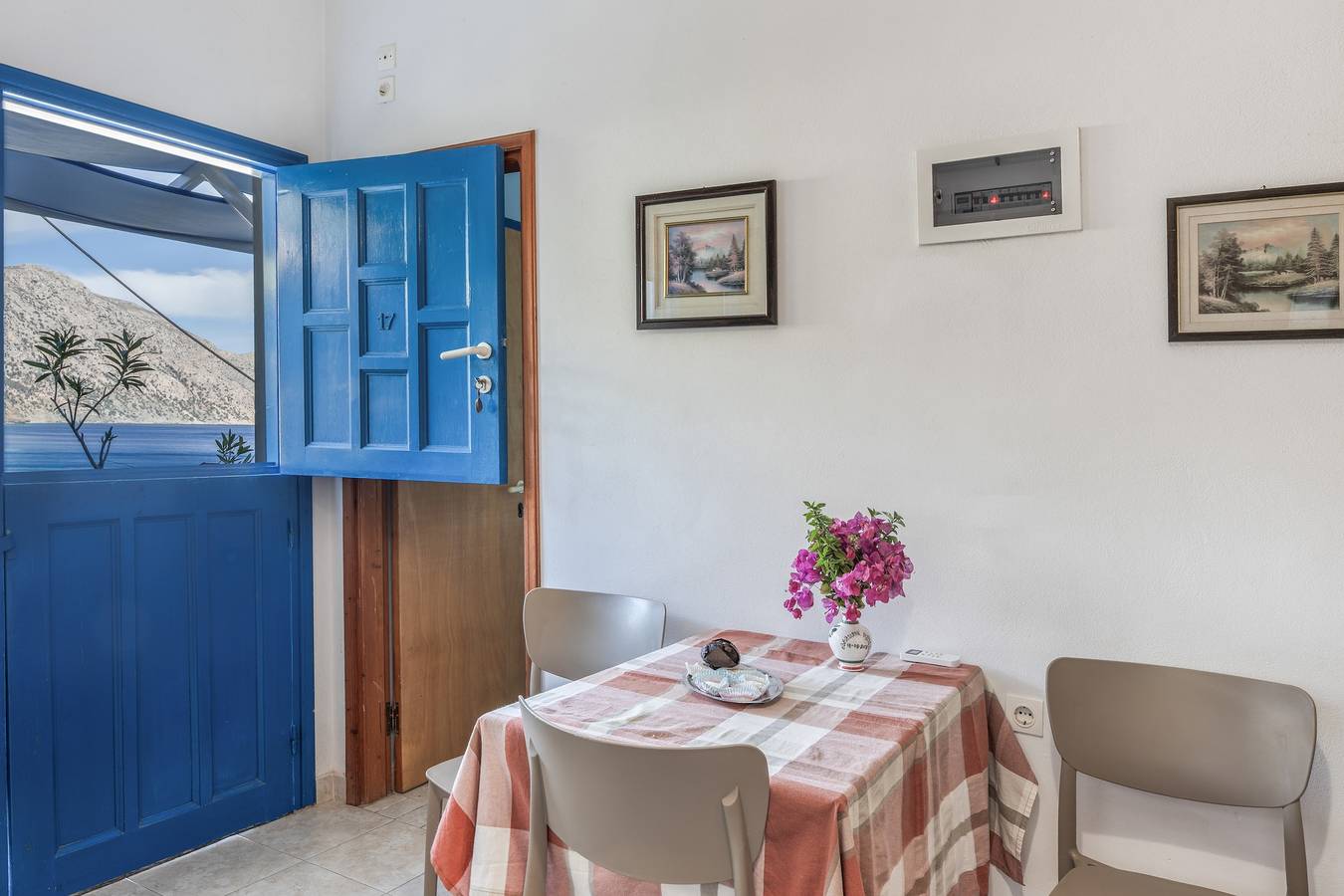 Appartement entier, Appartement 'No 2' avec vue sur la mer, Wi-Fi et climatisation in Karpathos