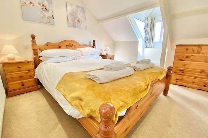 The Cottage, Padstow, tiered patio sun trap in Padstow, Cornouailles