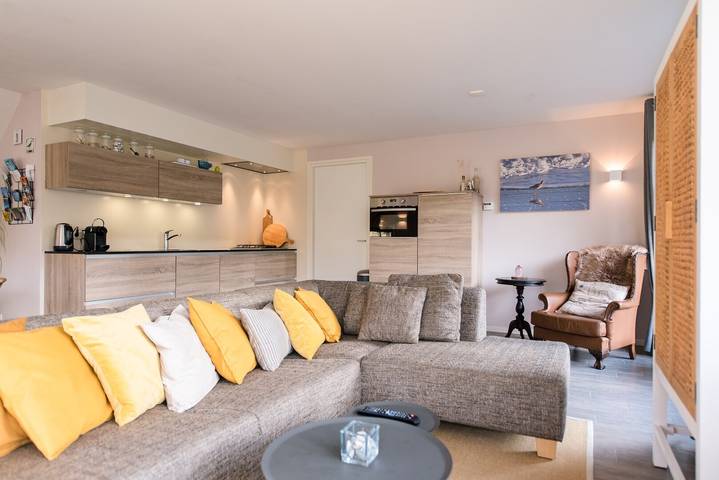 Ferienhaus für 8 Personen, mit Balkon/Terrasse und Terrasse sowie Garten und Sauna in Friesland - 3