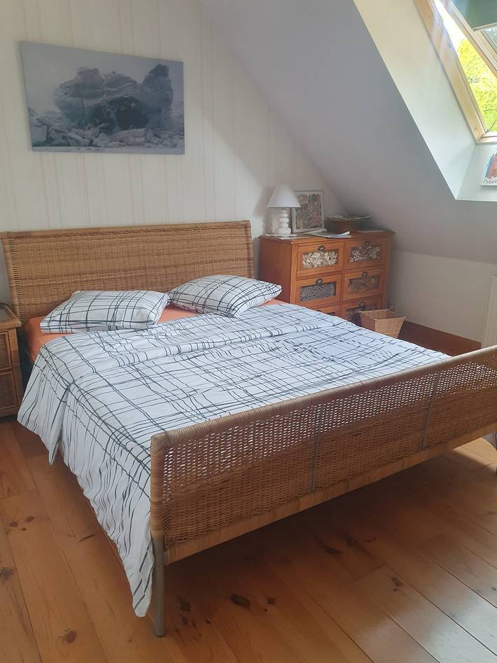 Chambre d’hôtes « Chez Flo Givry - Côté Jardin » avec terrasse, jardin partagés et Wi-Fi in Givry, Région de Chalon-sur-Saône