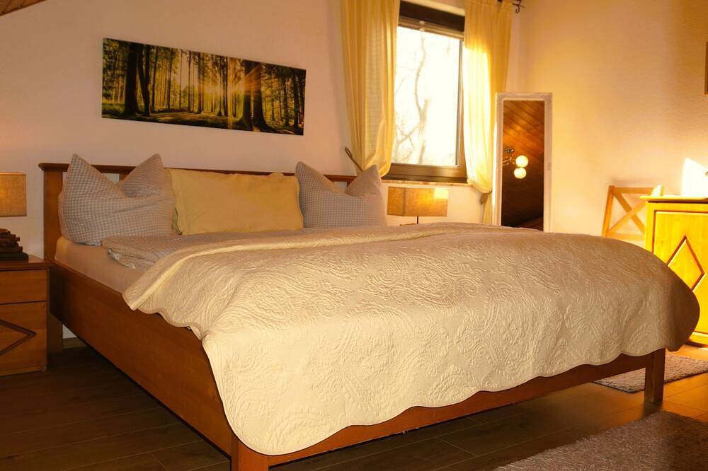 Ganze Wohnung, 4 Personen Ferienwohnung im Wald mit Kamin, 84m², 3 Zimmer - 4 Personen in Bad Harzburg, Harzvorland