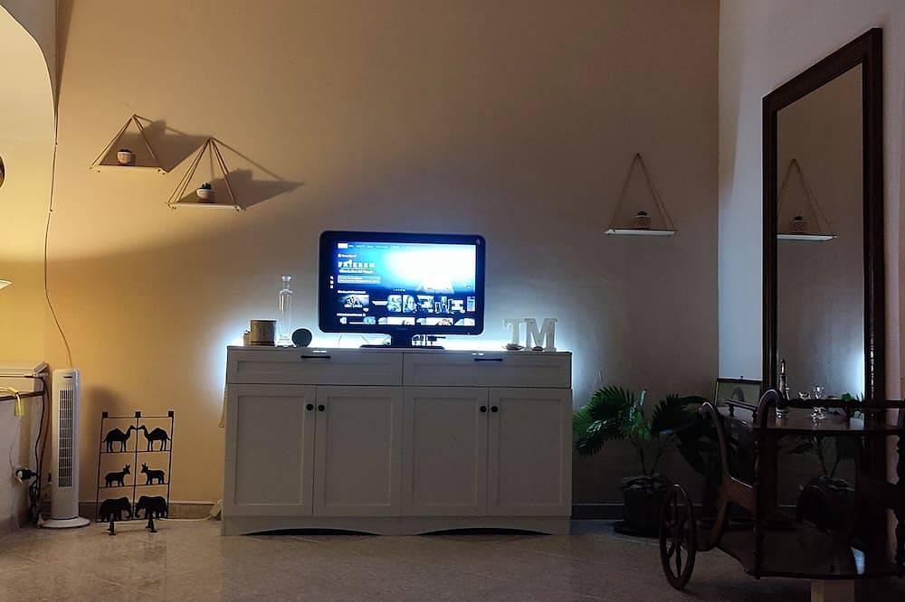 Entire apartment, Toma House near the sea just 10km from the city in Reggio Calabria, Reggio Calabria Province