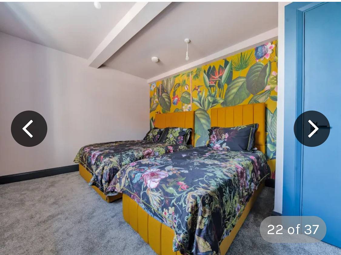 Ivy House, 6-Beds, Sleeps 19 with Hot Tub in South Yorkshire