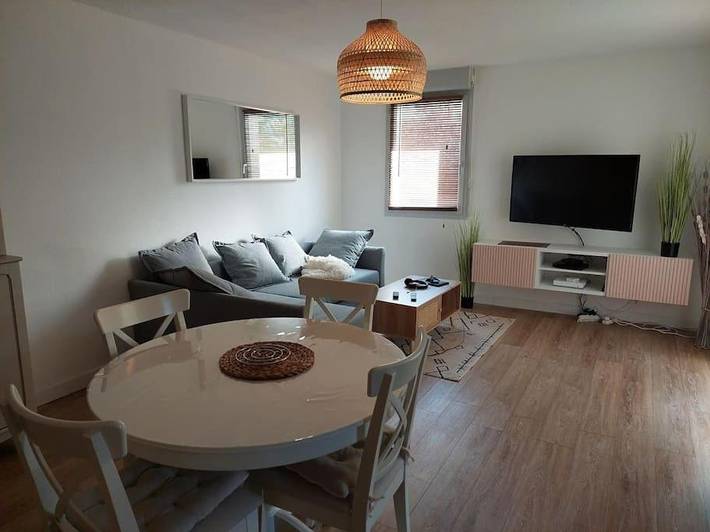 Appartement de vacances pour 8 personnes, avec Terrasse et Piscine à Tours