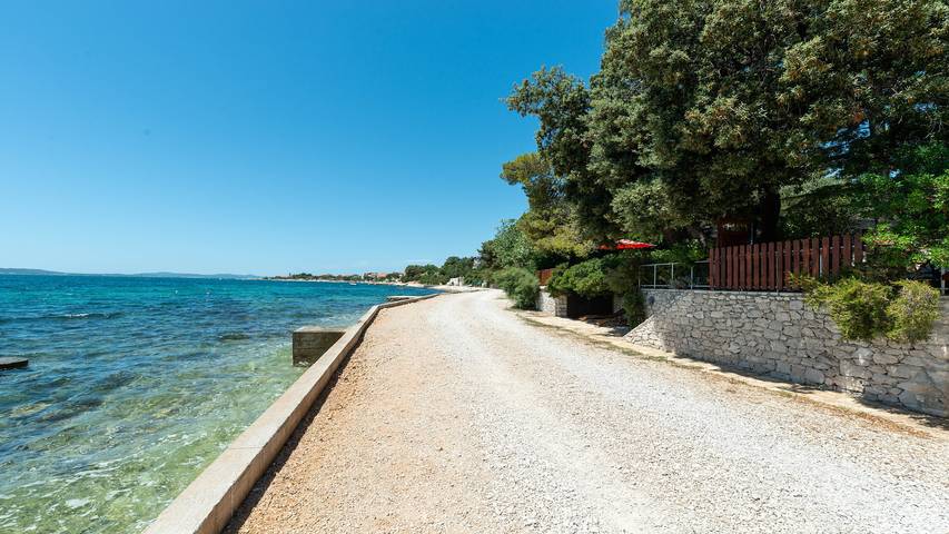 Ferienhaus für 3 Personen, mit Meerblick und Garten sowie Terrasse in Zadar - 2
