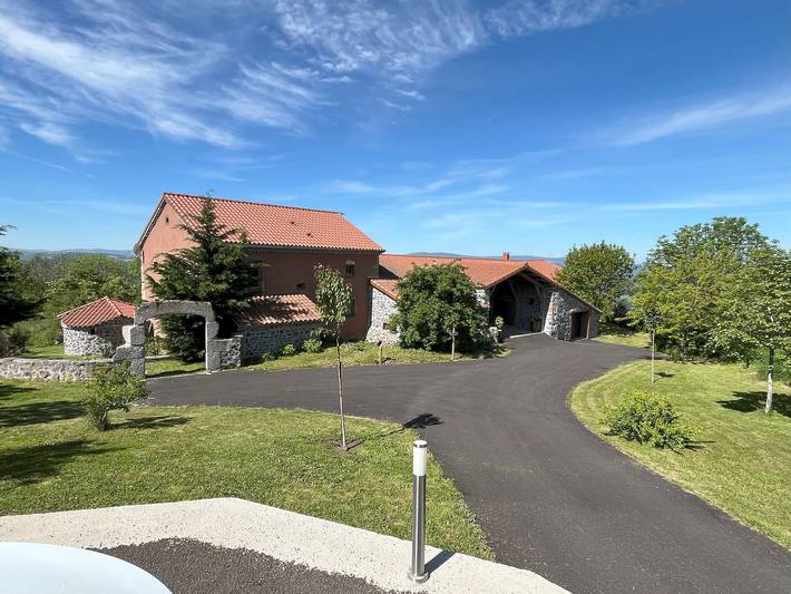 Gîte pour 2 personnes, avec jardin à Saint-Bérain
