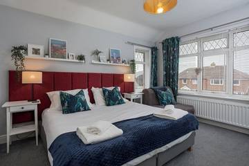 Holiday Home for 14 People in Whitby, North Yorkshire, Photo 2