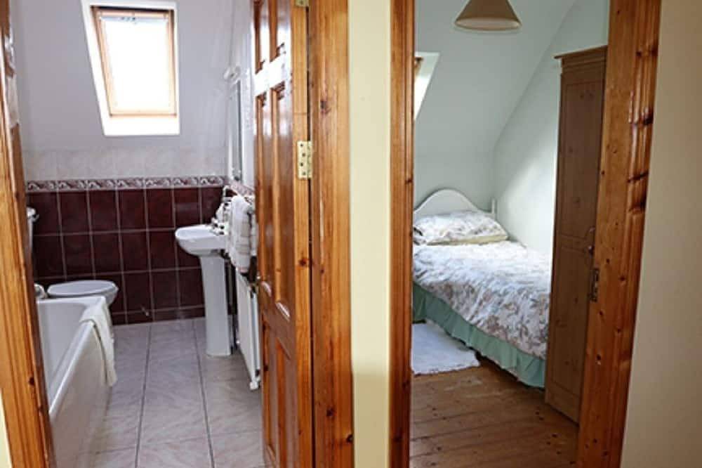 Luxurious 4 star dormer cottage in Cloghane Dingle Peninsula in Ballinduff Electoral Division, Dingle Peninsula