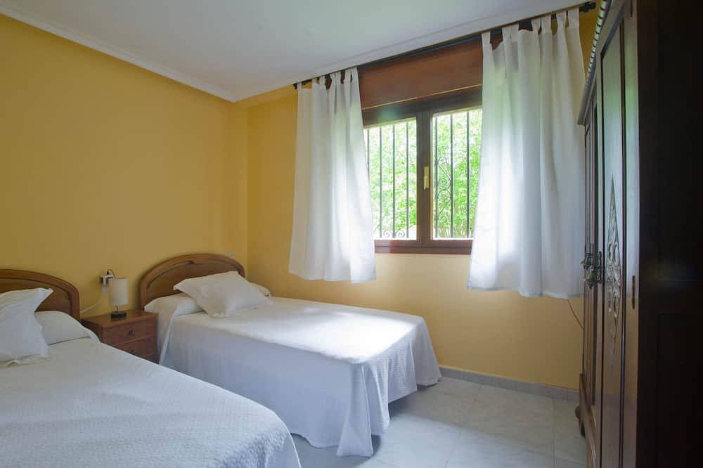 Casa Las Hortensias in Nueva de Llanes, Llanes
