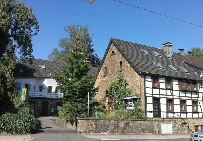 Hotel für 3 Personen, mit Terrasse und Garten in Witten