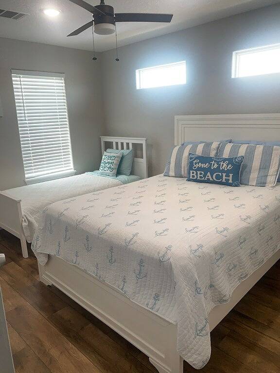 Beach Views from 2 Decks. Last Minute Openings and Reduced Rates. Book Now! in Brazoria County