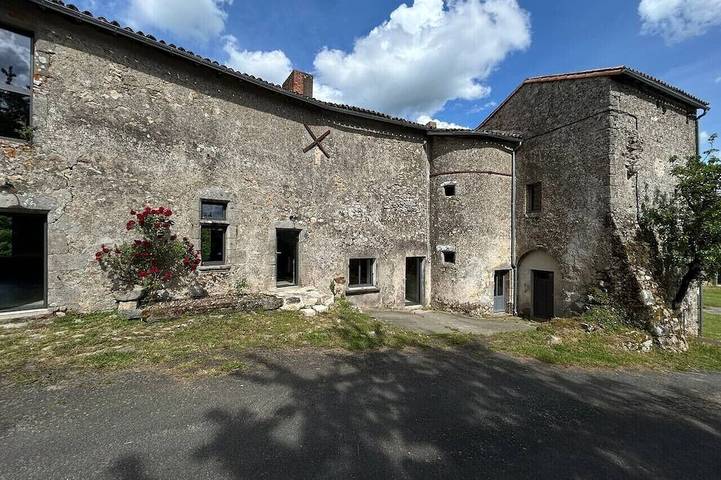 Location de vacances pour 10 personnes à Chiché (Deux-Sèvres)