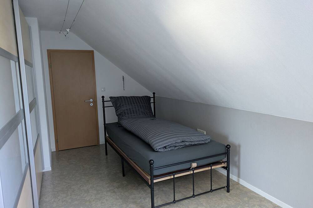 Ganze Wohnung, Ferienwohnung mit Relaxzone im Garten in Oberschwarzach, Fränkisches Weinland