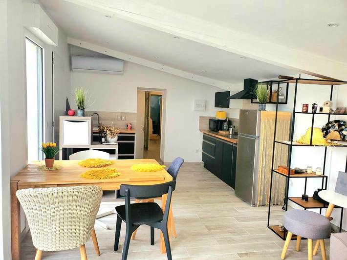 Location de vacances pour 6 personnes, avec vue ainsi que terrasse et jardin à Chatuzange-le-Goubet - 4