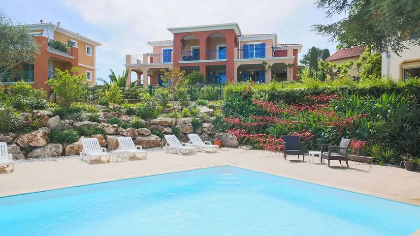 Appartement de vacances pour 6 personnes, avec jardin et piscine