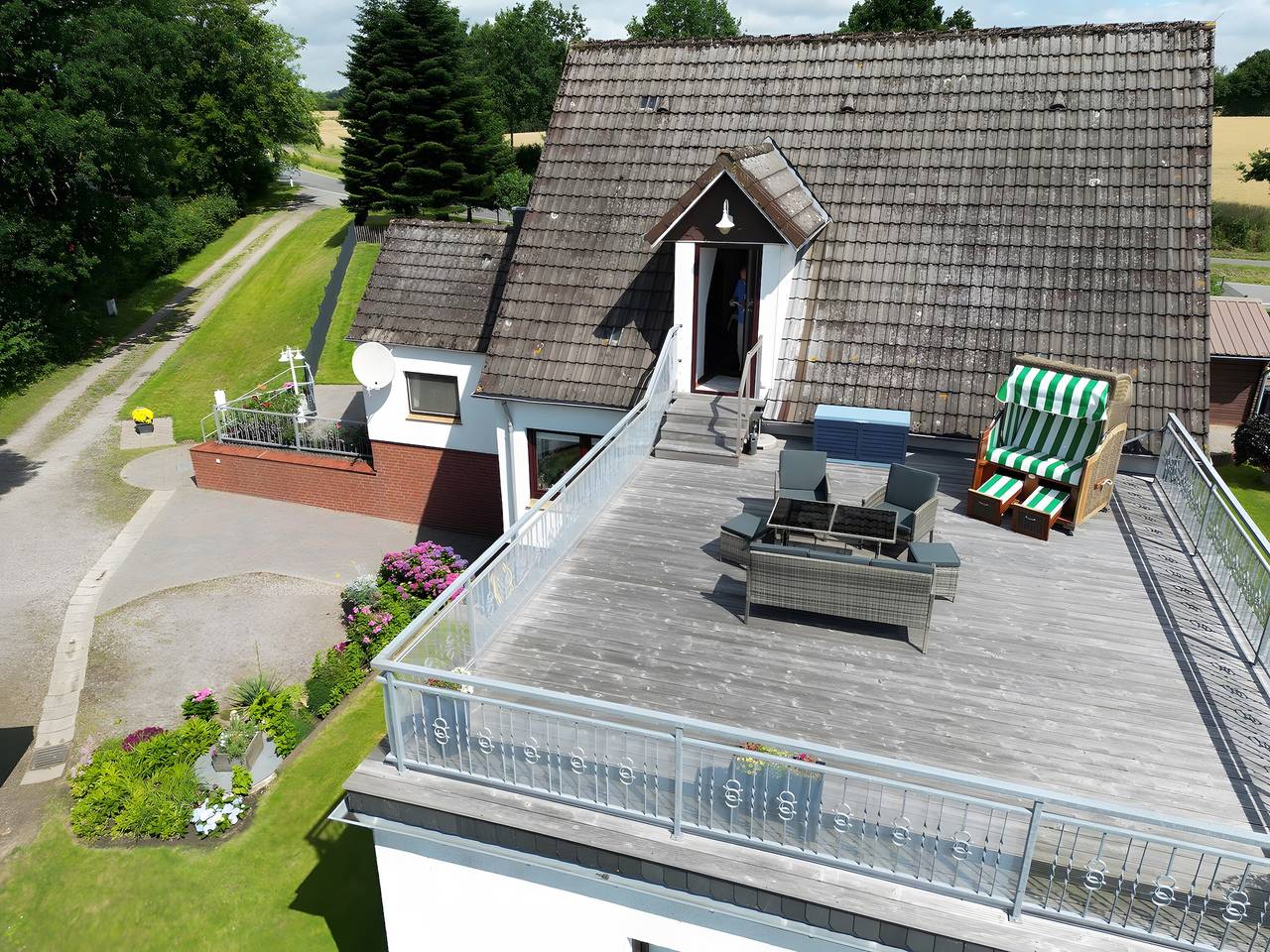 Ganze Wohnung, Apartment „Mit Weitblick“ mit privater Terrasse und Wlan in Kiesby, Boren