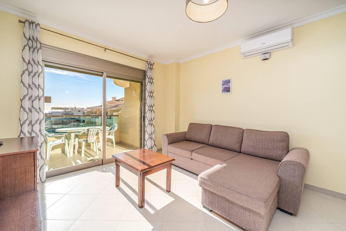 Ganze Wohnung, Apartment 'T1 Meerblick, Block 3-1.Og rechts' mit Meerblick, Wlan und Klimaanlage in Alporchinhos (Atlantikküste), Porches