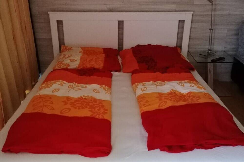 Apartamento entero, Apartamento en una casa de familia, con impresionantes vistas del lago y las montañas in Buochs, Lago de los Cuatro Cantones