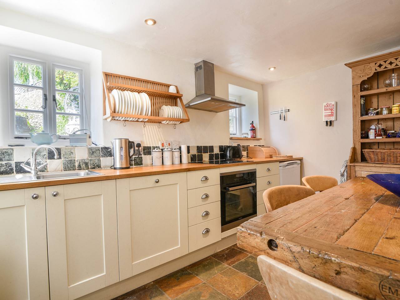 Thatched Cottage in Charmouth, Dorset