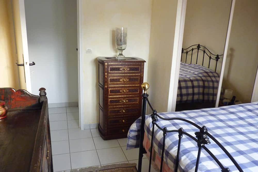 Villa provençale climatisée, jardin 300 m2, calme, plages et village à pied in Villeneuve-Loubet, Côte méditerranéenne (France)