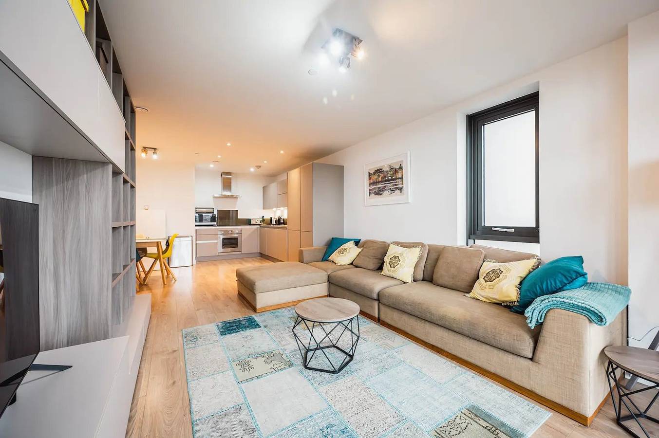 Ganze Wohnung, 3 Bed 2 Bath with Stunning Views from the 8th Fl - Pass the Keys in Hackney, London