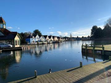 Gîte pour 4 personnes, avec vue sur le lac ainsi que vue et balcon dans Aquaclub de Belle Dune