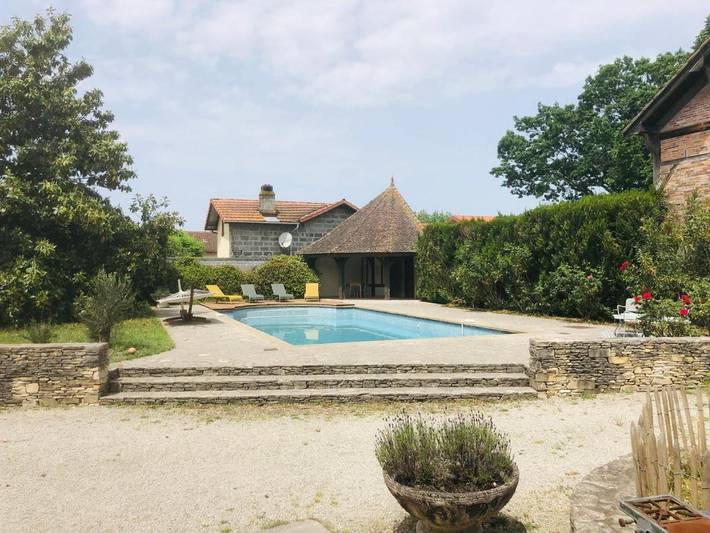 Maison d’hôte pour 2 personnes, avec piscine ainsi que jardin et vue