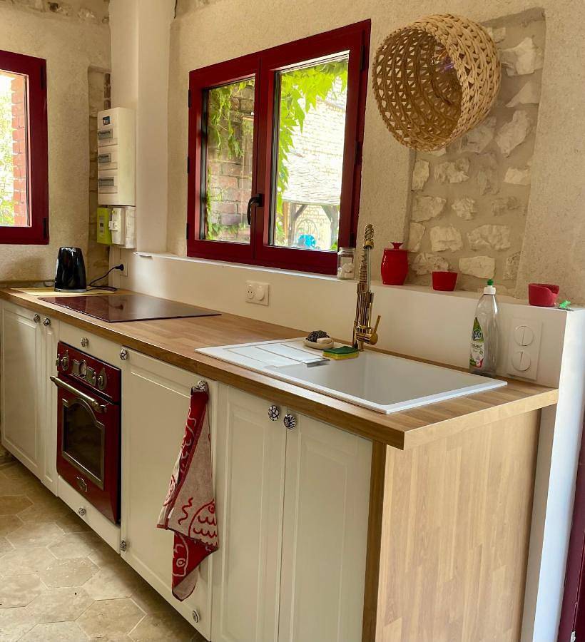 Three-Bedroom House in Muids, Région de Les Andelys