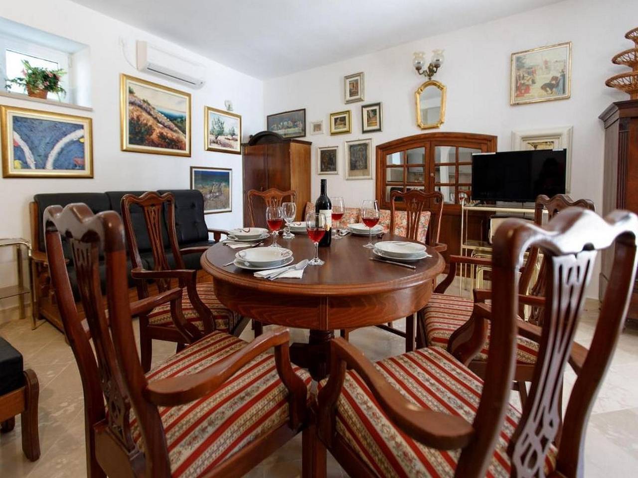 Five Bedroom Holiday Home in Bol Insel Brac, Bol