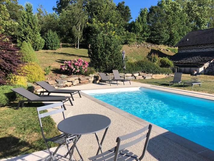 Location de vacances pour 2 personnes, avec piscine ainsi que vue et jardin à Rosières - 2