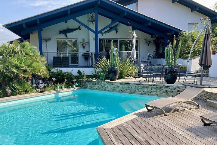 Holiday home for 12 people, with garden, with pets - 1